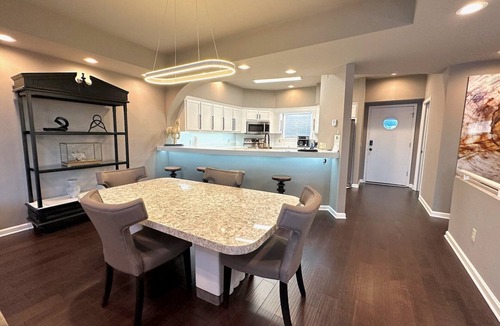 Counce House | Pickwick Lake Front Estate w/water views, boatslip & pool 3 mi to State Park