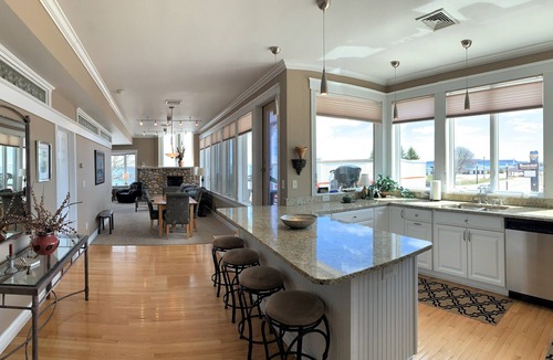 St Ignace Condo | Pier Harbor Condo #2-Downtown