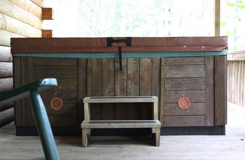 Hico Cabin | Pillow Rock Deluxe Luxury Log cabin in the New River Gorge area
