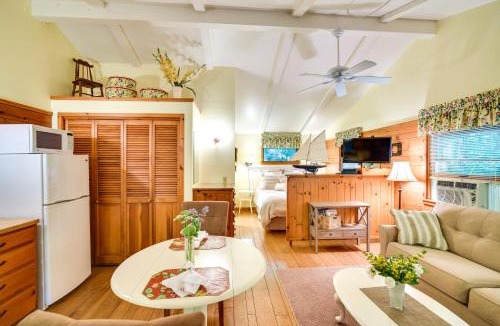 Fish Creek House | 'Pine Cottage' Duplex w/Deck: Walk to State Park!