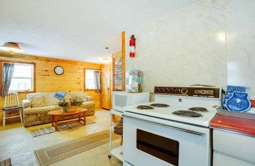 Interlochen House | Pine Ridge Resort Cabin on Bass Lake w/Dock!