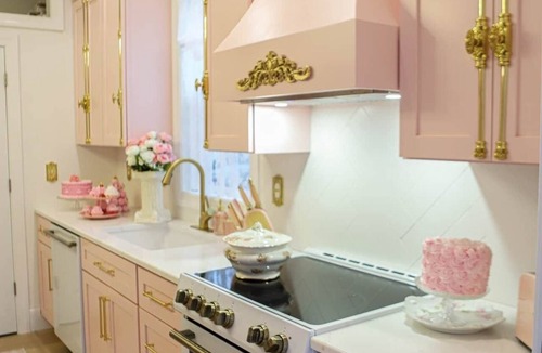 Portsmouth House | Pink Dreams Cottage: Hot Tub, Fire Pit, BBQ & More