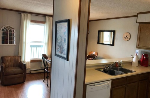 Banner Elk Condo | Pinnacle Inn Resort - Indoor Pool & Hot Tubs "Money Saver" Beech Mountain, NC
