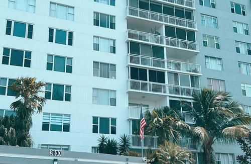 Hillcrest Condo | Plant Lover’s Bachelor Pad