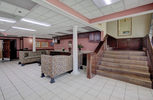 Jackson Hotel | Plantation Inn & Suites Near Locust Grove I 75