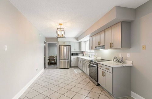 Terrytown House | Plaquemine LNG & Belle Chasse Contractors Welcome. Cleaning Included
