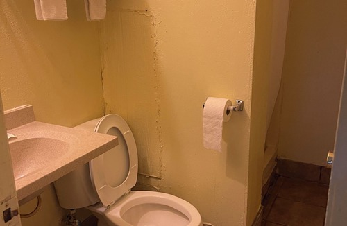 Laurel Hotel | Plaza Motel