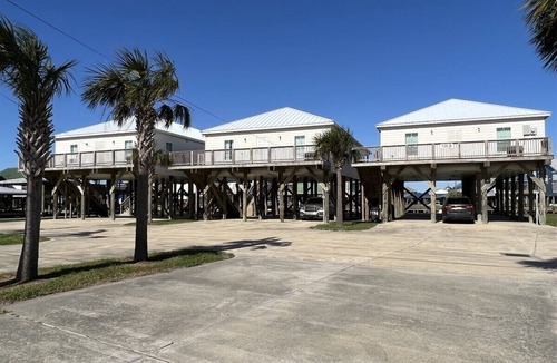 Golden Meadow House | Point Fourchon Unit D