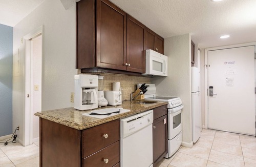 Pompano Beach Resort | Pompano Beach | Relaxed Pool Retreat | Pool + Beach