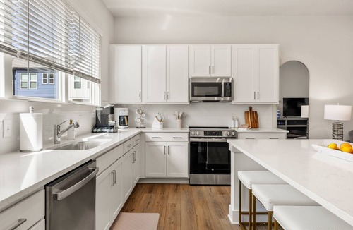 Chosewood Park House | Pool/5 Miles to the World Cup/EV Charger/Free Garage Parking/Outside Space/Pet Friendly