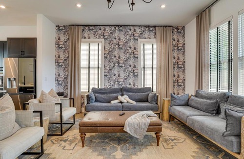 Chosewood Park House | Pool Access! Centrally Located ATL Escape w/Deck
