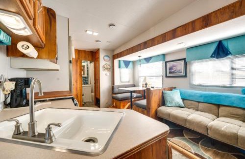 New London House | Pool & Dock Access! Badin Lake Resort Gem