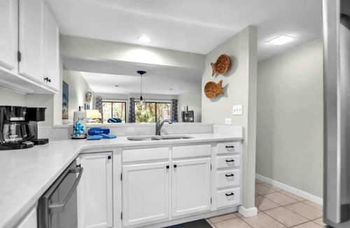 Shipyard Plantation Condo | Pool, Golf & Tennis, Dog-Friendly Villa