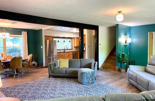 Keller Park House | Pool Kayaks Hot Tub Game Rooms Sleeps 16