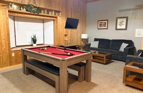 Ohiopyle Villa | Pool Table & Hot tub - closest place to the GAP trail in Ohiopyle