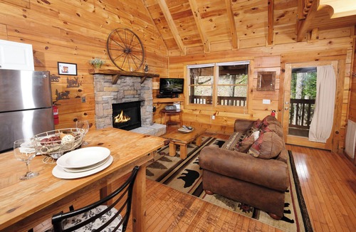 Sevierville Cabin | POOL TABLE, HOT TUB, AND JACUZZI TUB in a CONVENIENT location!