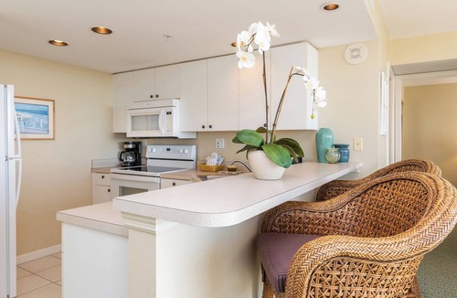 Fort Myers Beach Hotel | Poolside Beach Escape with Free Parking Near Estero Bay Adventures | 2 Units