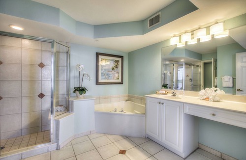 Fort Myers Beach Hotel | Poolside Beach Escape with Free Parking Near Estero Bay Adventures | 2 Units