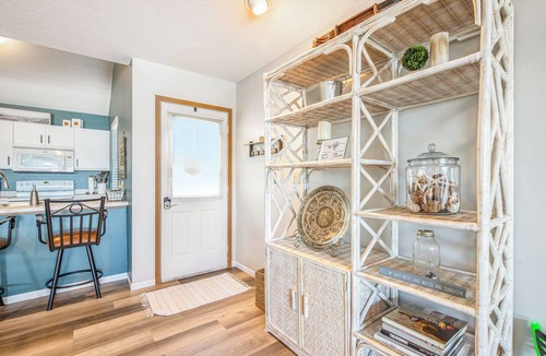 Osage Beach Condo | Poolside Condo With Amazing Lake Views & Design