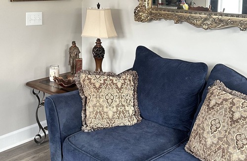 Huntland Apartment | “Pop’s Place” in Historic Huntland, TN- Quaint little town for a cozy stay!