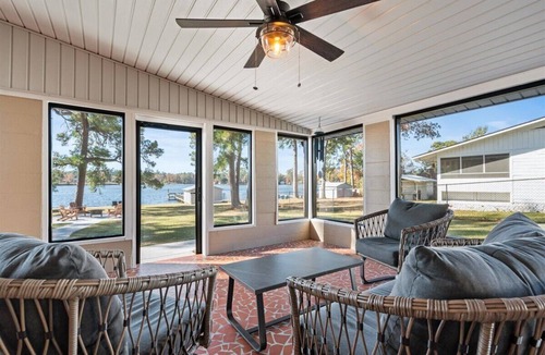 Manning Cottage | Porch and Paddle Lakehouse