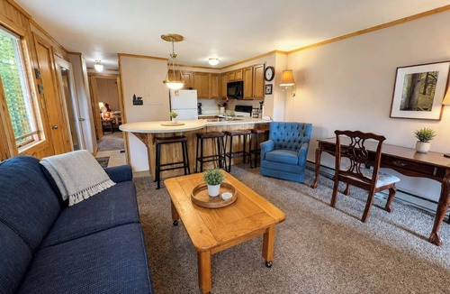 Snowshoe Apartment | Powderidge 23 Slope Access Condo Near Chairlift
