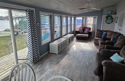 Gladwin House | Pratt Lake Peninsula: Summer on Pratt Lake Kayaks Included Dog Friendly