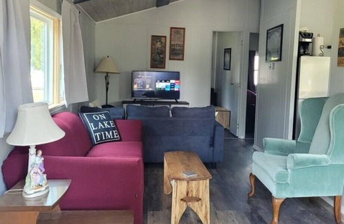 Gladwin Cottage | Pratt Lake Place: Summer at the Lake – Sun, Kayaks & Campfires!