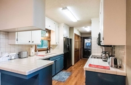 Moravian Falls Cabin | Prayer Mountain View Cabin | Fabulous Views from Fire Pit | Ping Pong | Room to Spread Out