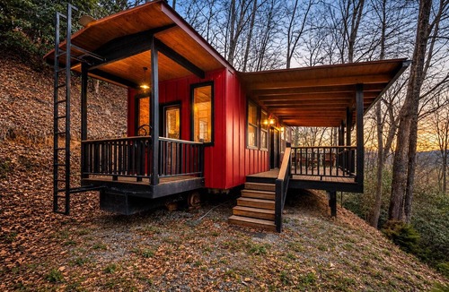 Pisgah Forest House | Prelaunch Rates Indoor Pool Resort Spa + Sauna