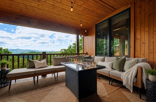 Pisgah Forest House | Prelaunch Rates Indoor Pool Resort Spa + Sauna