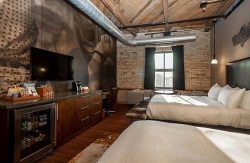 Fifth Ward Hotel | Premium Loft Two Queen Beds at The Iron Horse Hotel, Pets Allowed!