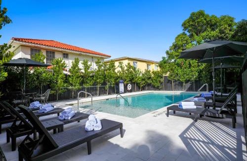 East Little Havana Apartment | Prestige Retreat by Renzzi
