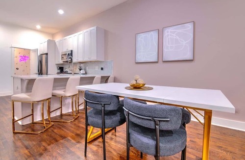 Hillsboro West End House | Pretty in Pink! 14 Beds - Game Room and Rooftop!
