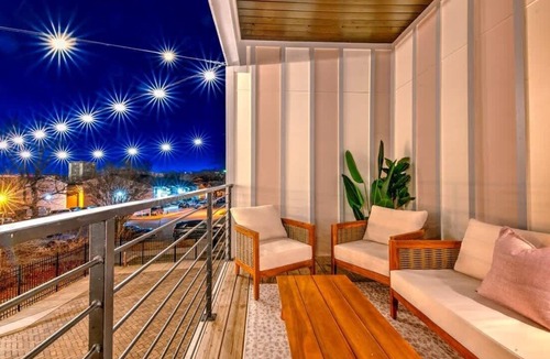Hillsboro West End House | Pretty in Pink! 14 Beds - Game Room and Rooftop!