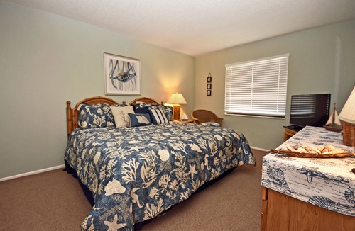 Englewood Condo | Price Reduced! Beach to Bay - only 200 steps to the beach!