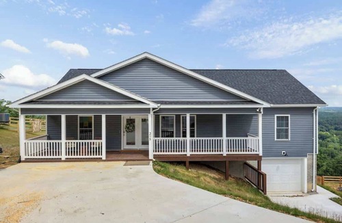 Front Royal Cabin | Prima Mountain Cabin | Hot Tub | Game Room