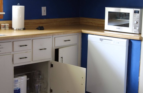 Morristown House | Prime location 2-3 bedroom mid-century house in Morristown with AC, WiFi
