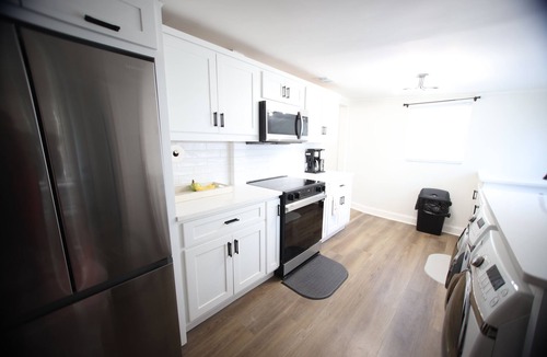 Athens House | Prime Location-2-bedroom house close to Downtown, UGA and the Firefly Trail