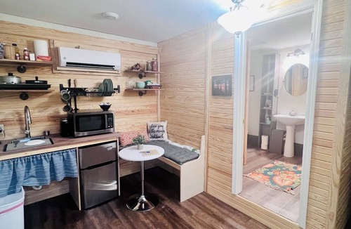 Oxford Condo | PRIME location - 6 miles from mTrade Park