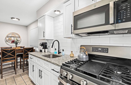 Mount Clemens Apartment | Prime Location! King Bed near Mt. Clemens Downtown