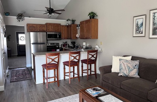 Chatham Condo | Pristine 2BR Townhome -Elevated Comfort in Charming Chatham