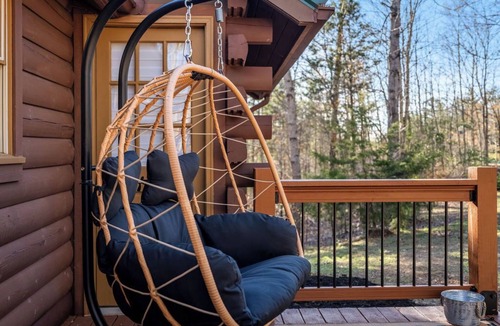Sevierville Cabin | Privacy-Modern Updates-Hot Tub-Sevierville-Couples, Friends or Small Families