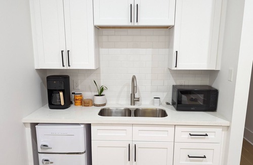 Milan House | Private 1 BR Uptown Gem! Walk to St. Charles!