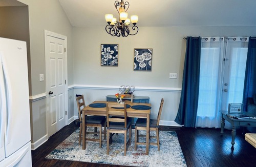Bellamy House | Private 2 BD 1 Bath Suite