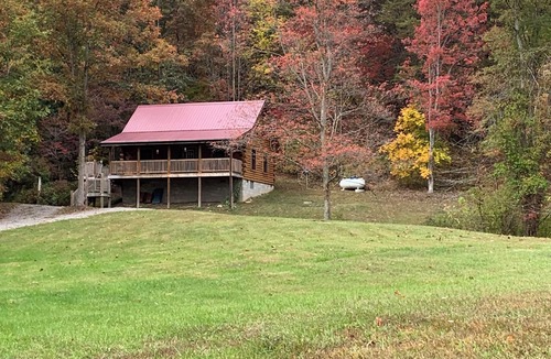 Beaver Cabin | Private 2 bedroom Cabin with Large Covered Deck