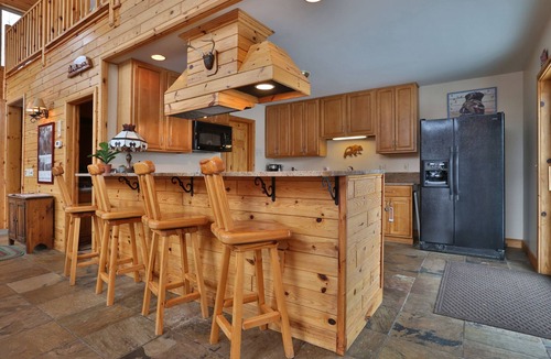 Comins Cabin | Private 50-Acre Northern MI Lodge. Walk to Golf & Fun Park. Trails Onsite