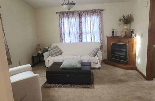 Reedsville Apartment | Private apt approx 20 from Sabraton/Morgantown & 30 mins from Stadium/Evansdale