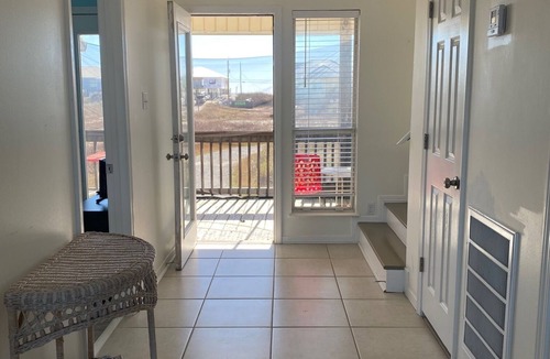 Dauphin Island House | Private bayfront beach- private dock for fishing, Bring dogs. BIG JULY DISCOUNTS