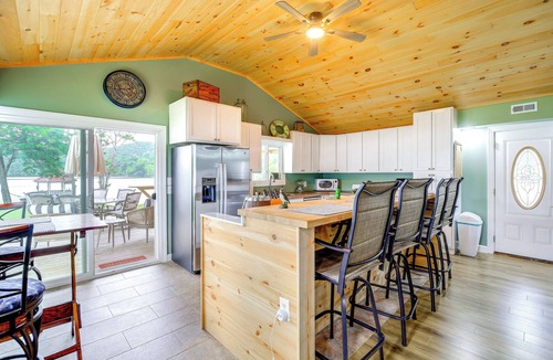 Hiwassee Cottage | Private Beach! Home w/2 Guest Cabins in Hiwassee
